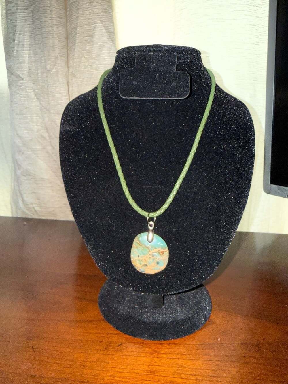 Unbranded Handcrafted Natural Green Gemstone Pendant Necklace